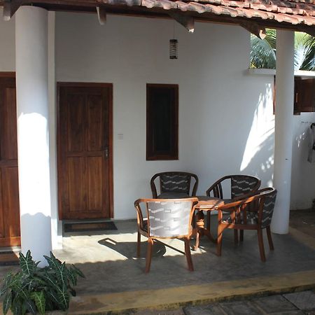 Sandy Beach Hotel Arugam Bay Kamer foto