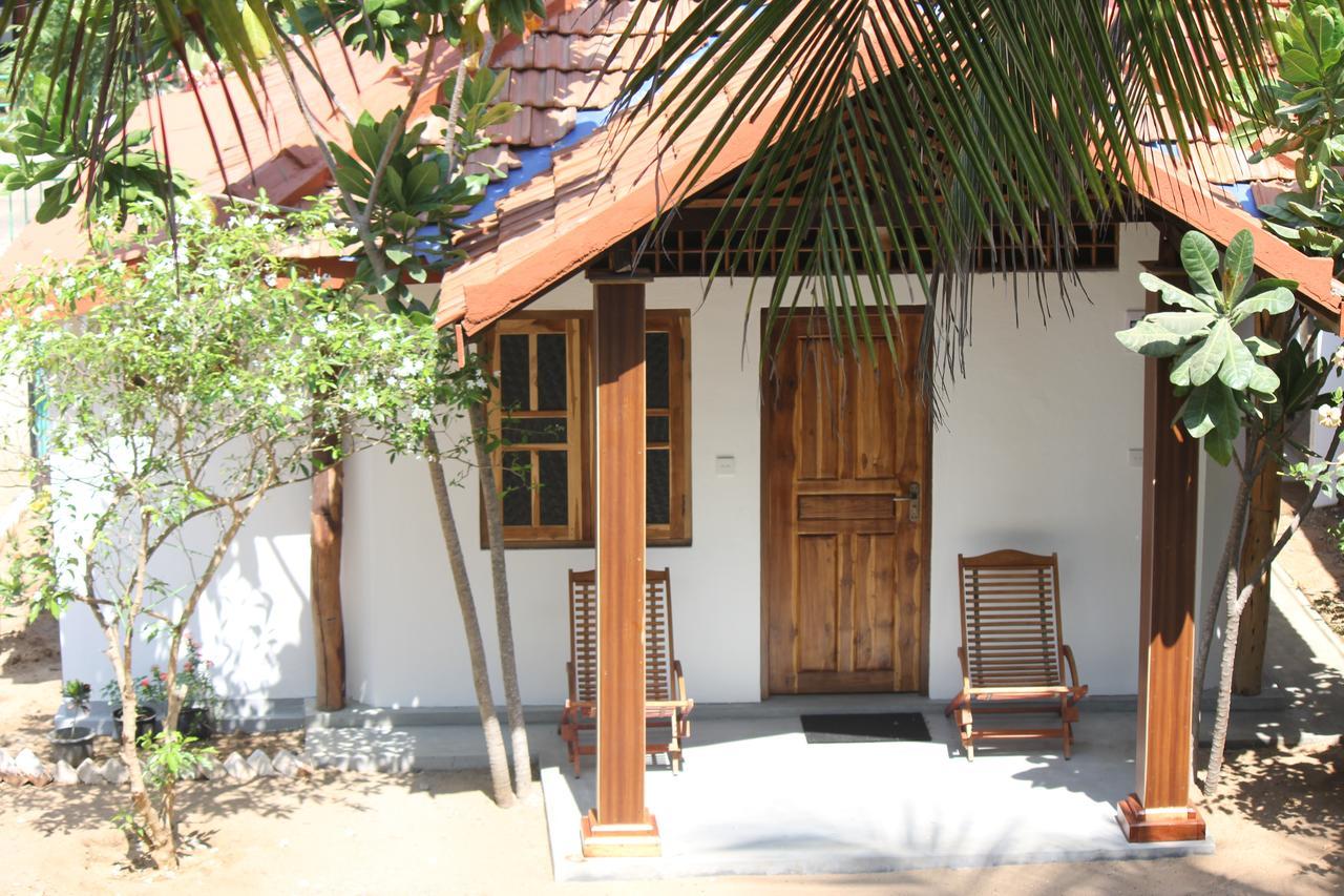 Sandy Beach Hotel Arugam Bay Buitenkant foto