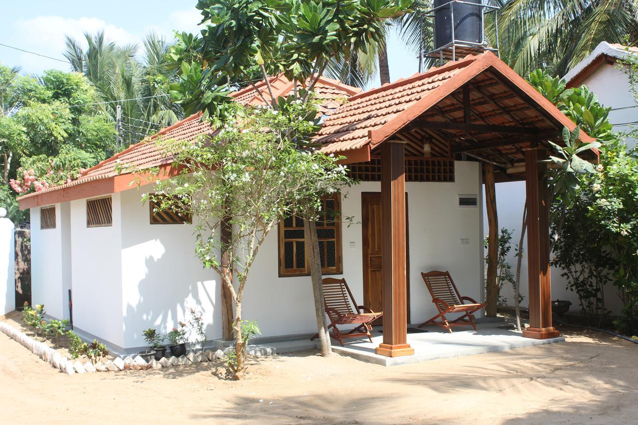 Sandy Beach Hotel Arugam Bay Buitenkant foto