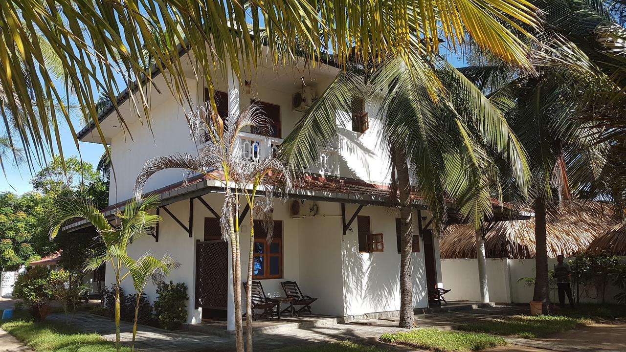Sandy Beach Hotel Arugam Bay Buitenkant foto