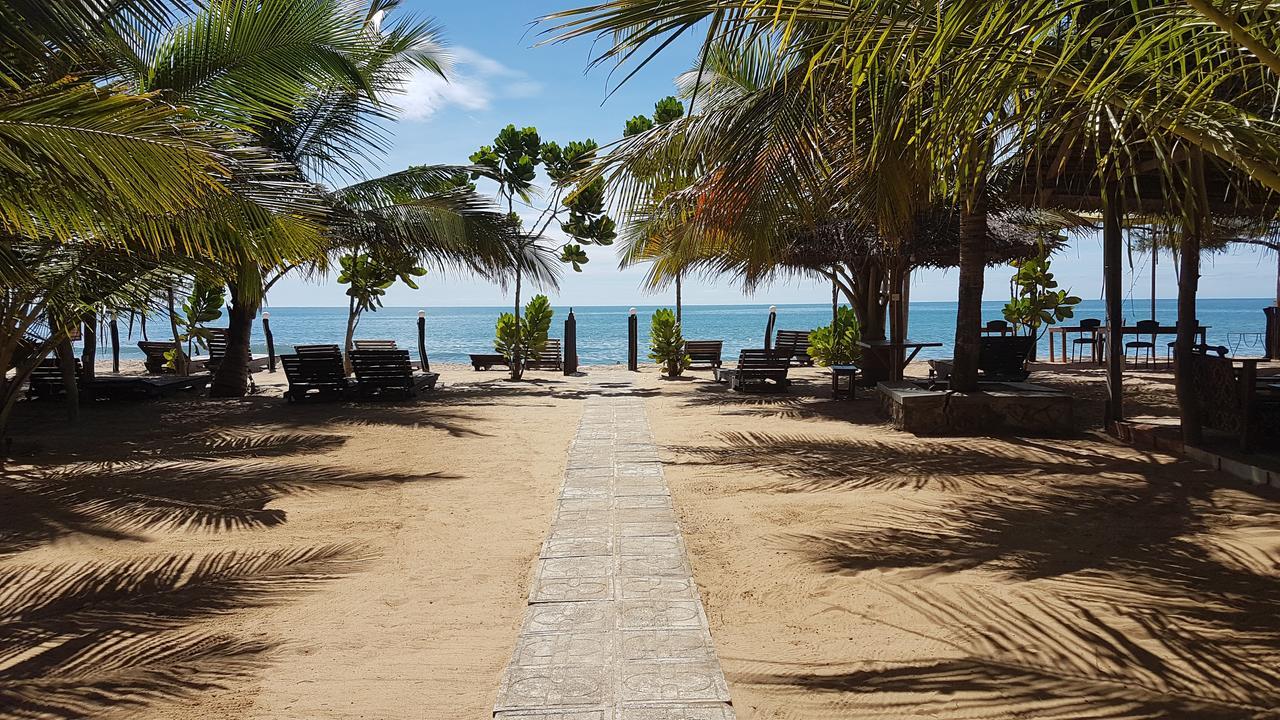 Sandy Beach Hotel Arugam Bay Buitenkant foto
